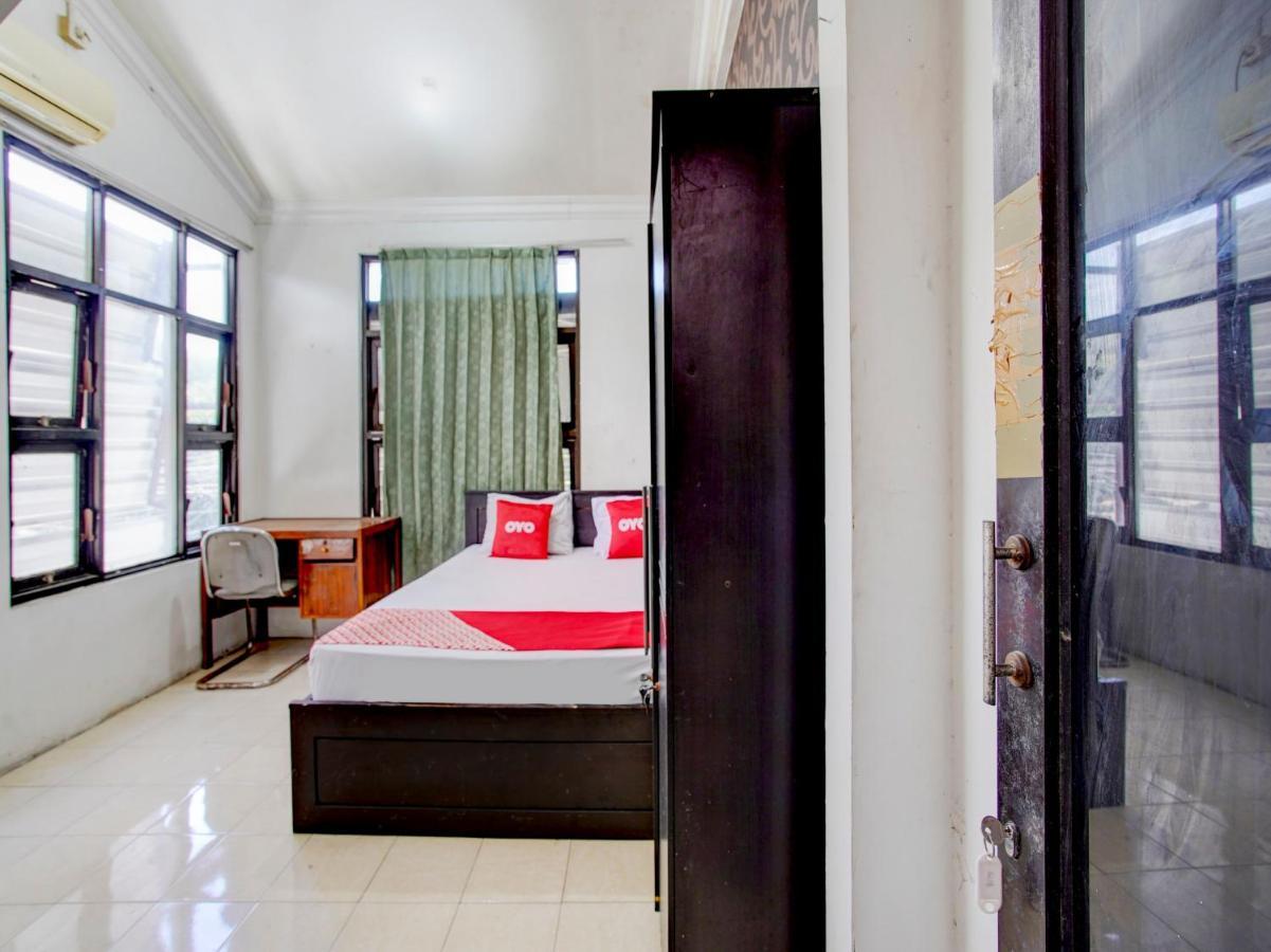 Hotel Oyo 4006 Gajah Mada Trim Syariah à Sorabaya Extérieur photo